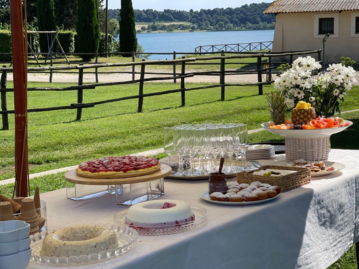 Agriturismo Potrero Grande Sul Lago Di Martignano Con Spiaggia Кампаняно ди Рома Екстериор снимка
