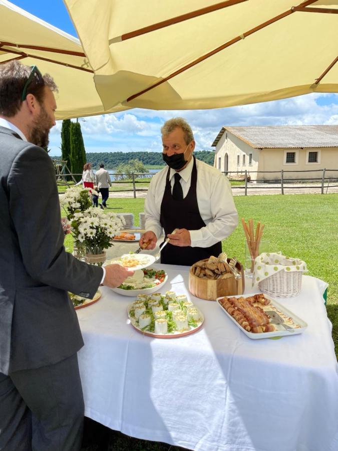 Agriturismo Potrero Grande Sul Lago Di Martignano Con Spiaggia Кампаняно ди Рома Екстериор снимка