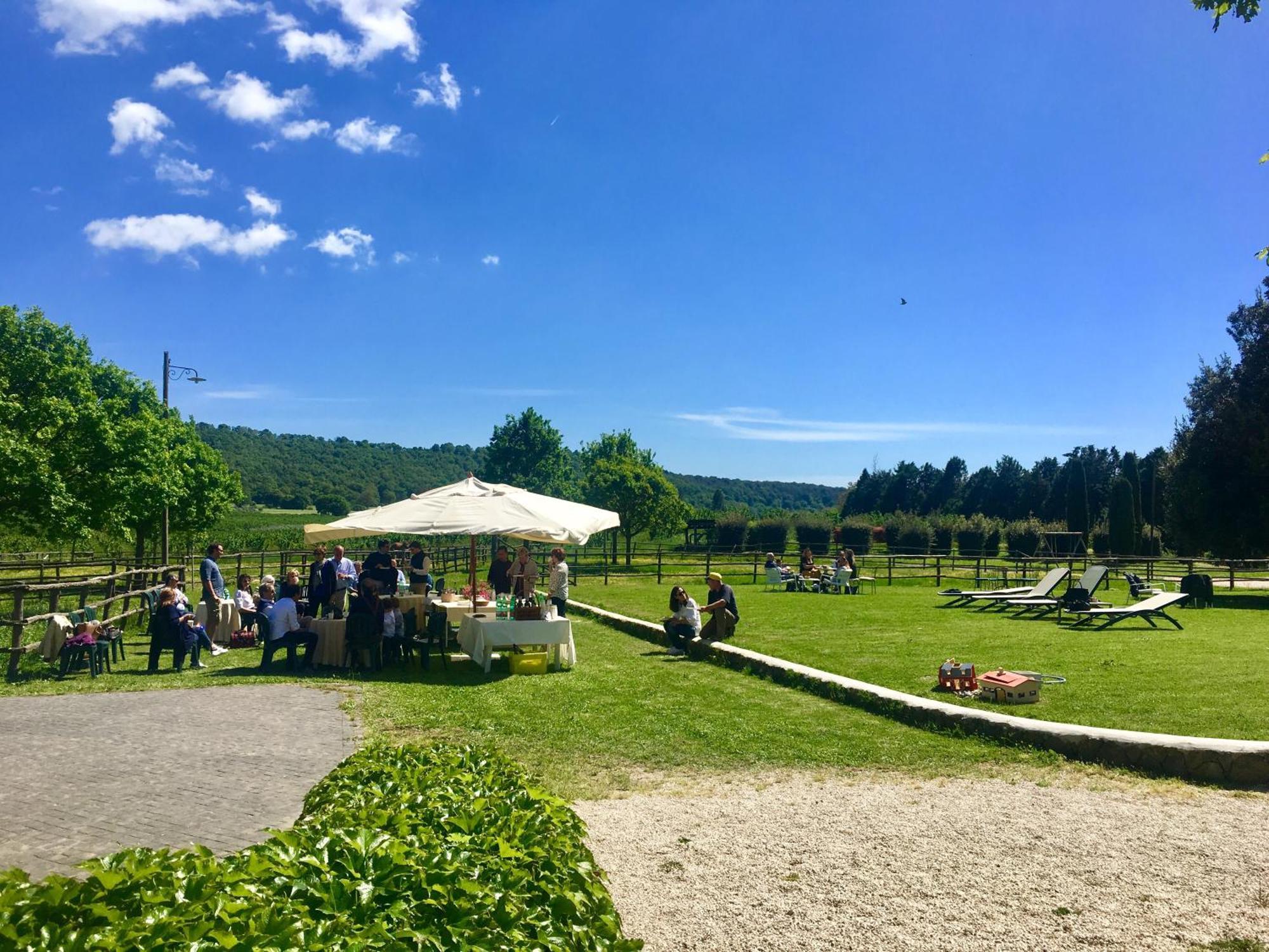 Agriturismo Potrero Grande Sul Lago Di Martignano Con Spiaggia Кампаняно ди Рома Екстериор снимка
